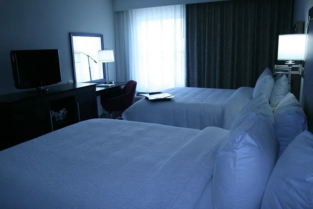 Hampton Inn Charlotte Uptown 3*,