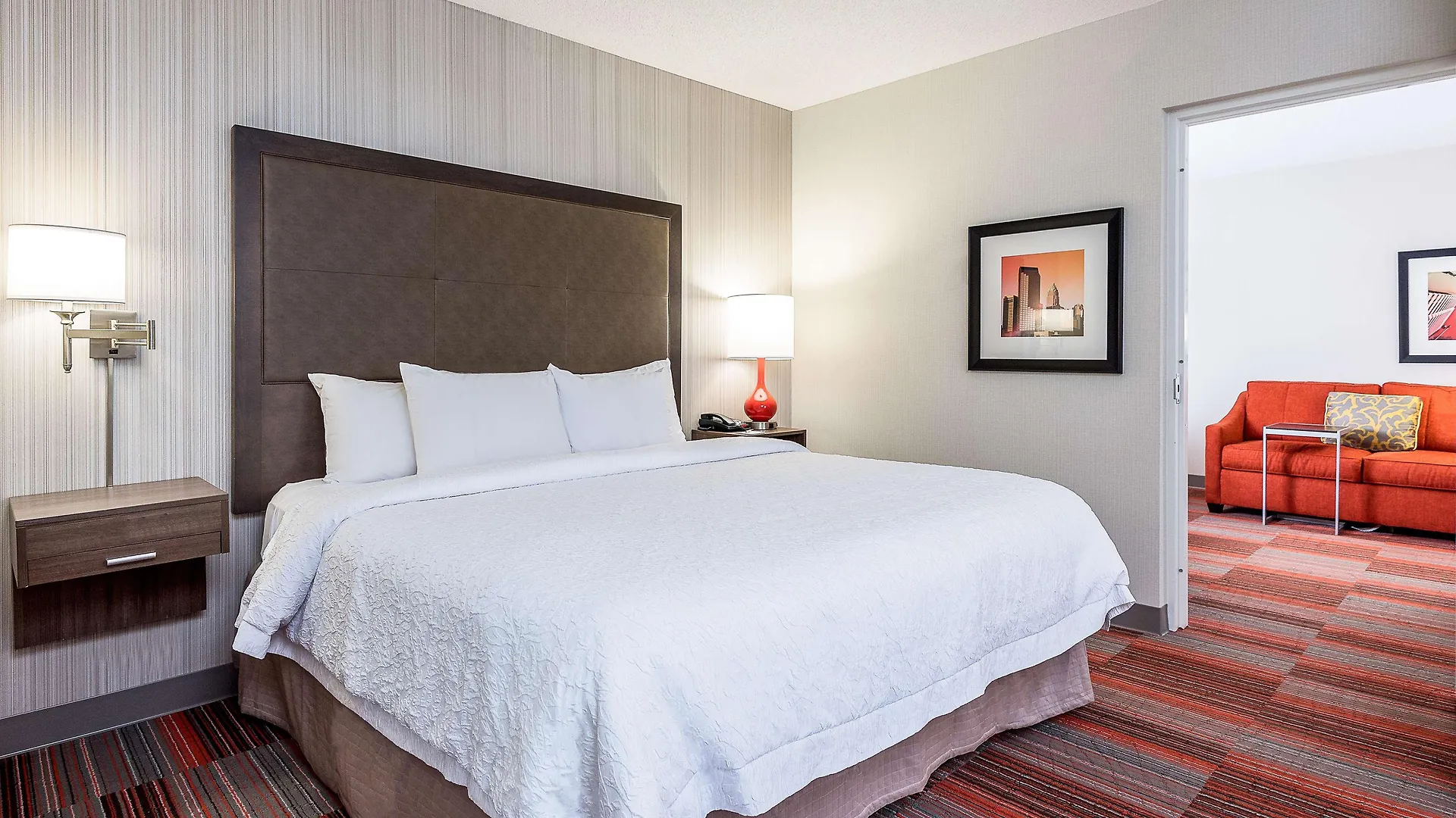 Hampton Inn Charlotte Uptown 3*,