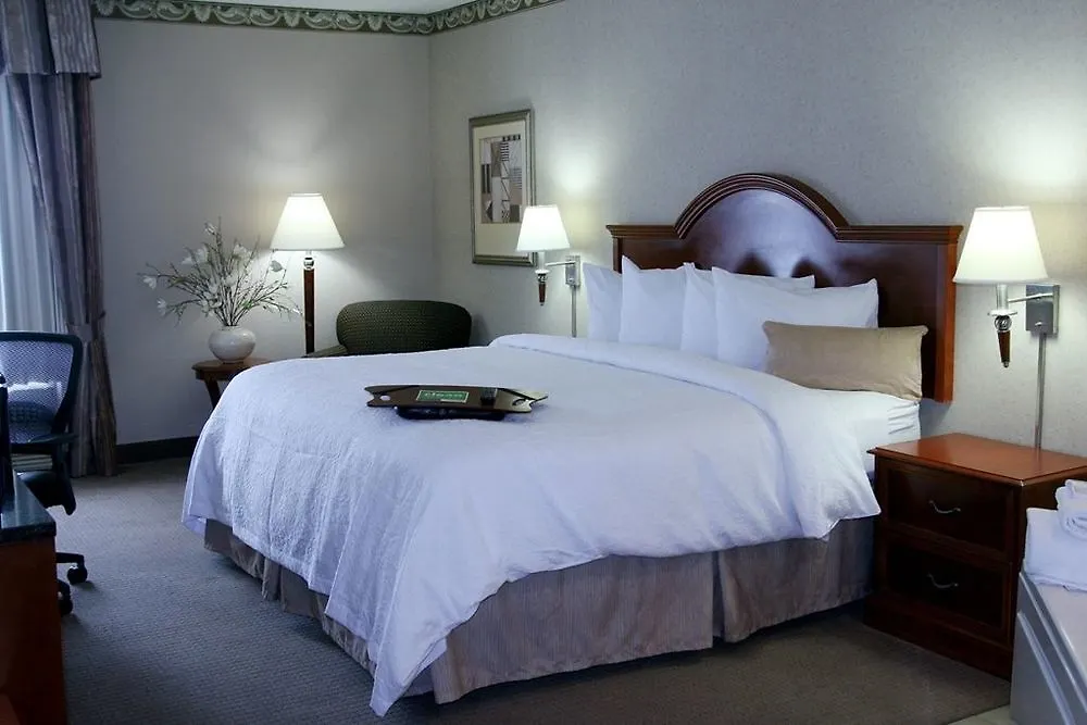 Hampton Inn Charlotte Uptown 3*,