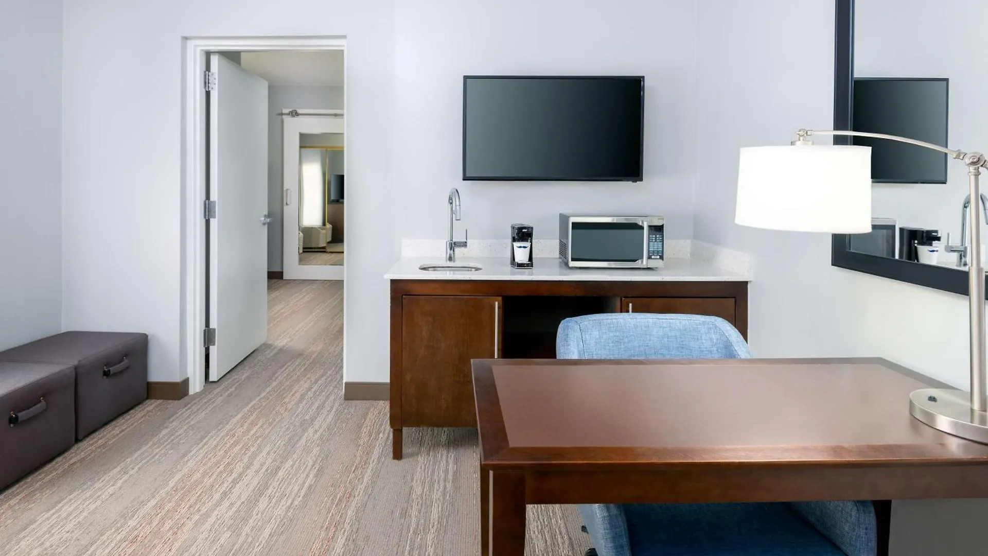 Hampton Inn Charlotte Uptown 3*,