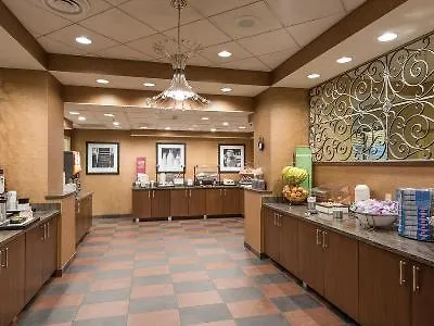 Hampton Inn Charlotte Uptown 3*,